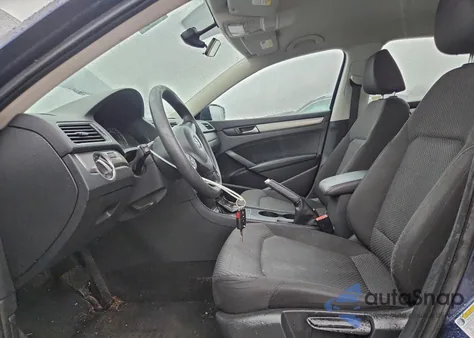 2013 Volkswagen Passat S z USA, uszkodzony, nr VIN 1VWAP7A35DC063744